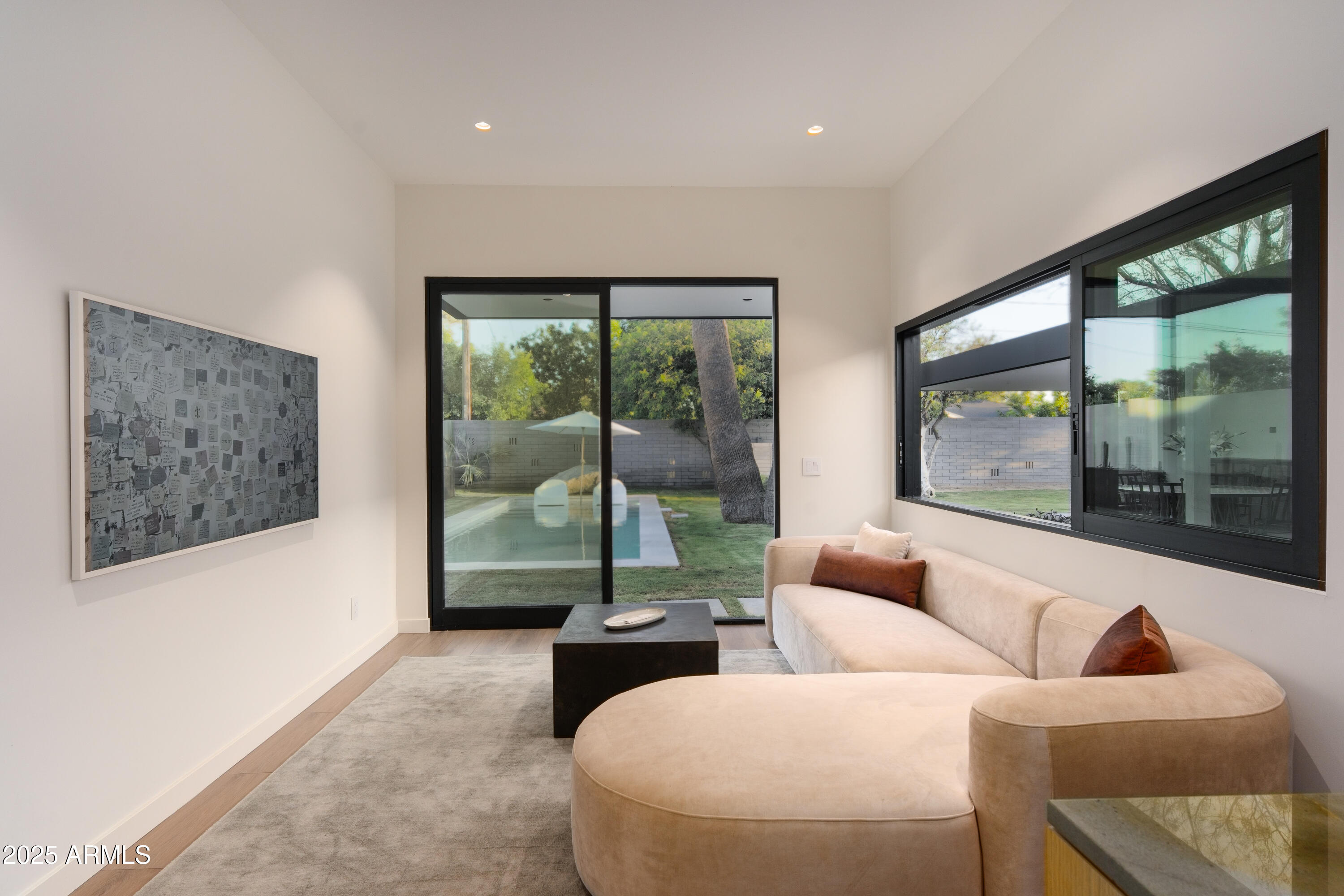 5311 E MITCHELL Drive