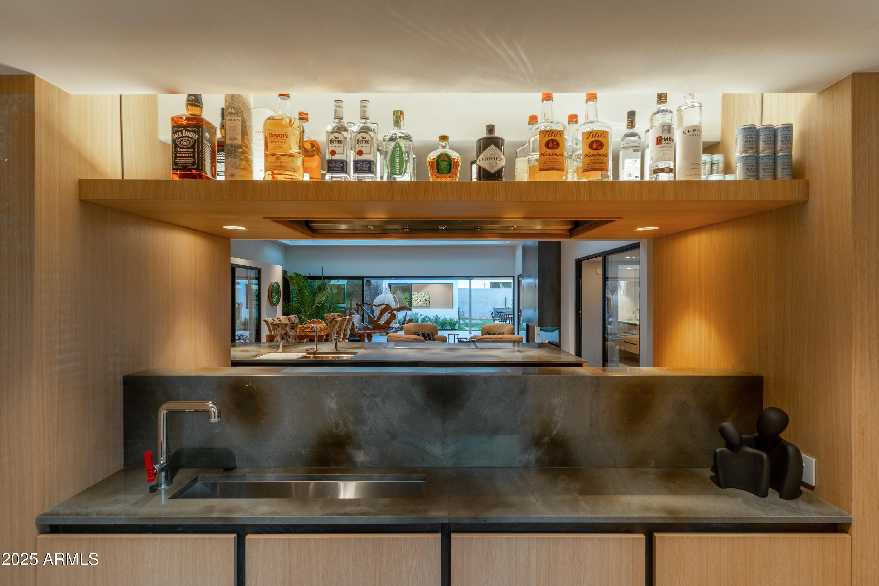 5311 E MITCHELL Drive