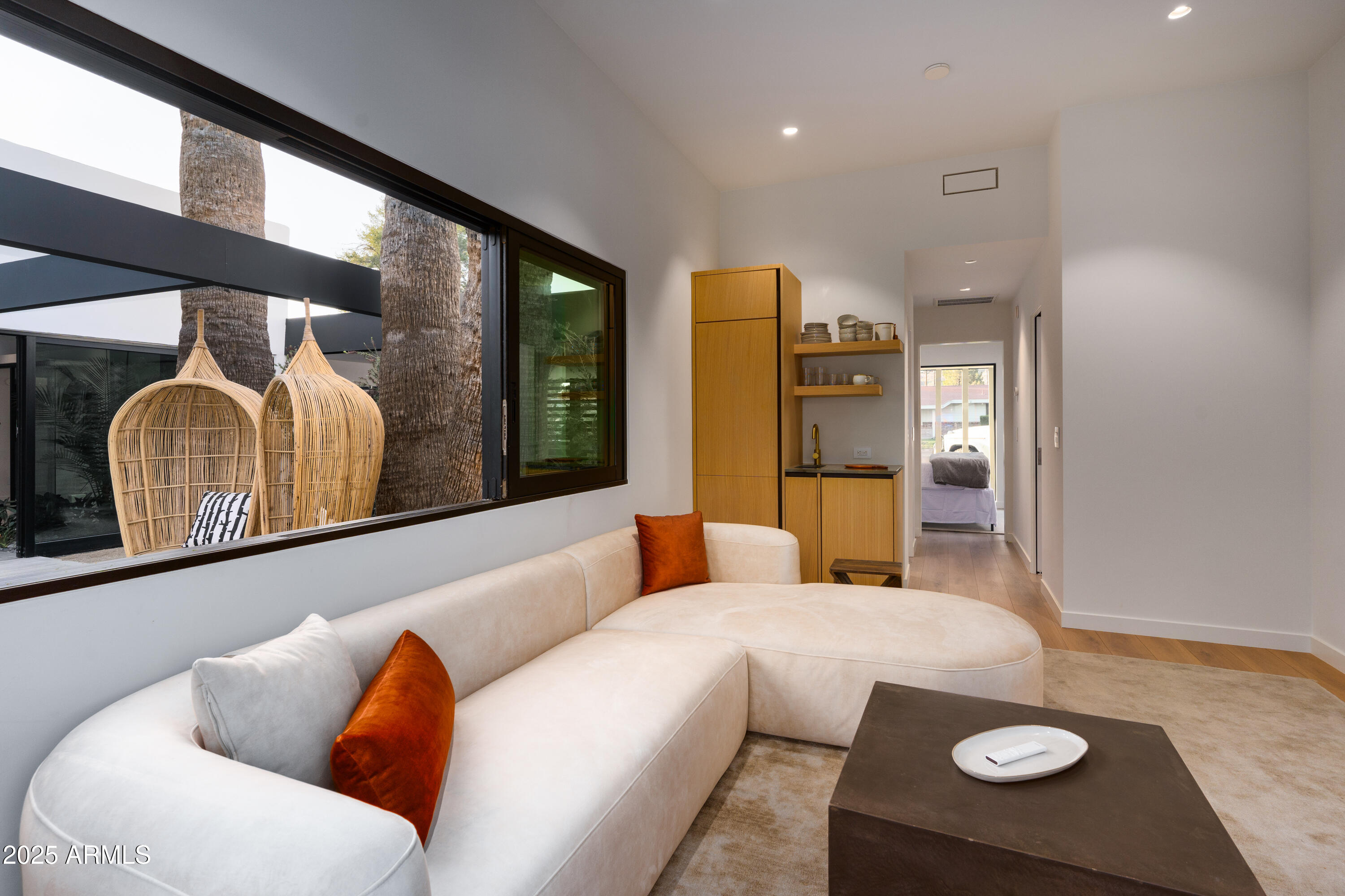 5311 E MITCHELL Drive