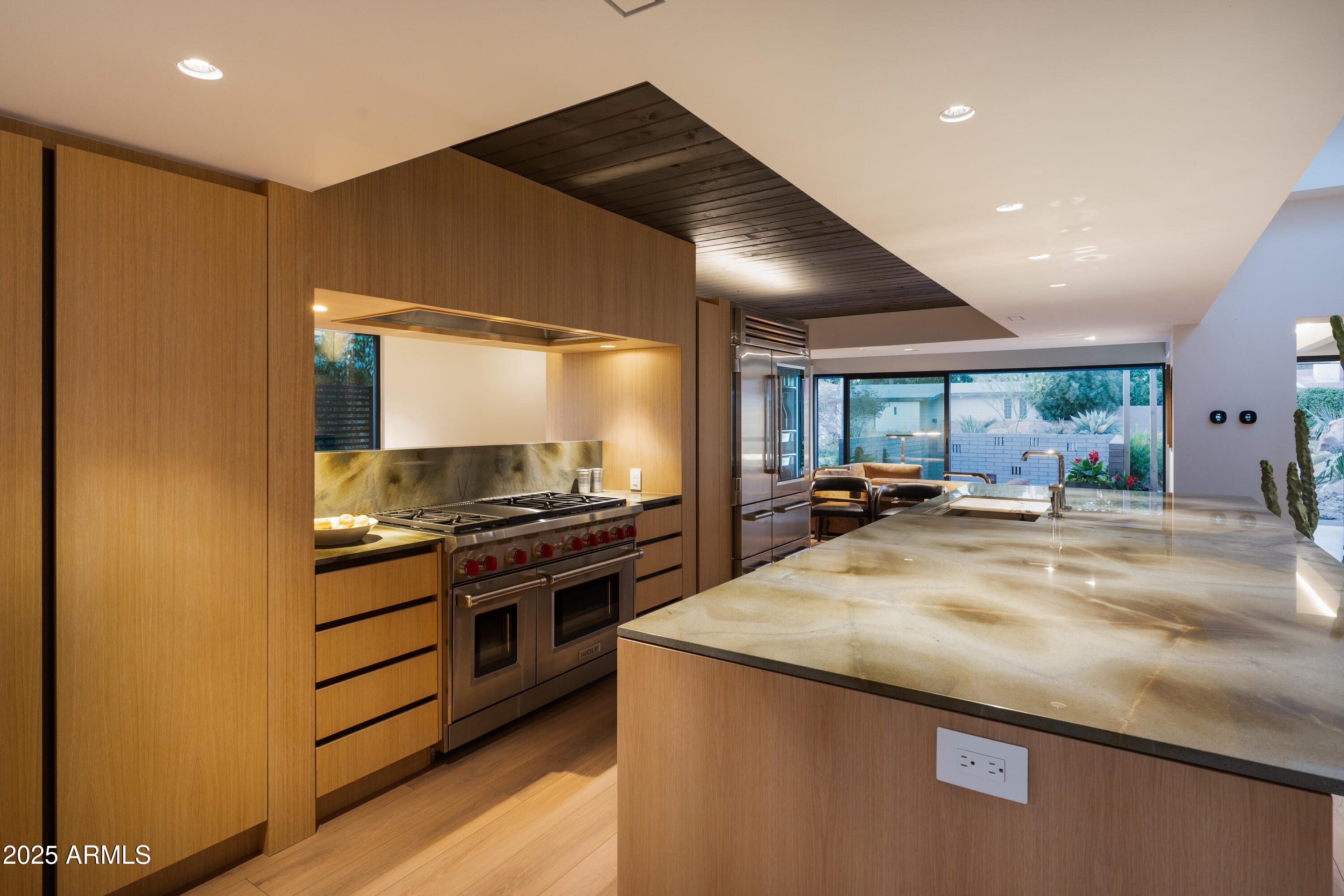 5311 E MITCHELL Drive