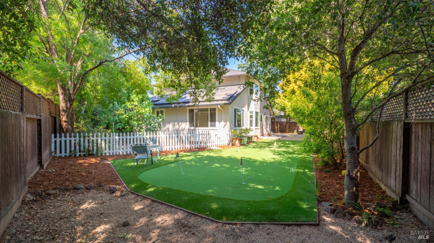 2318 S Hampton Cir