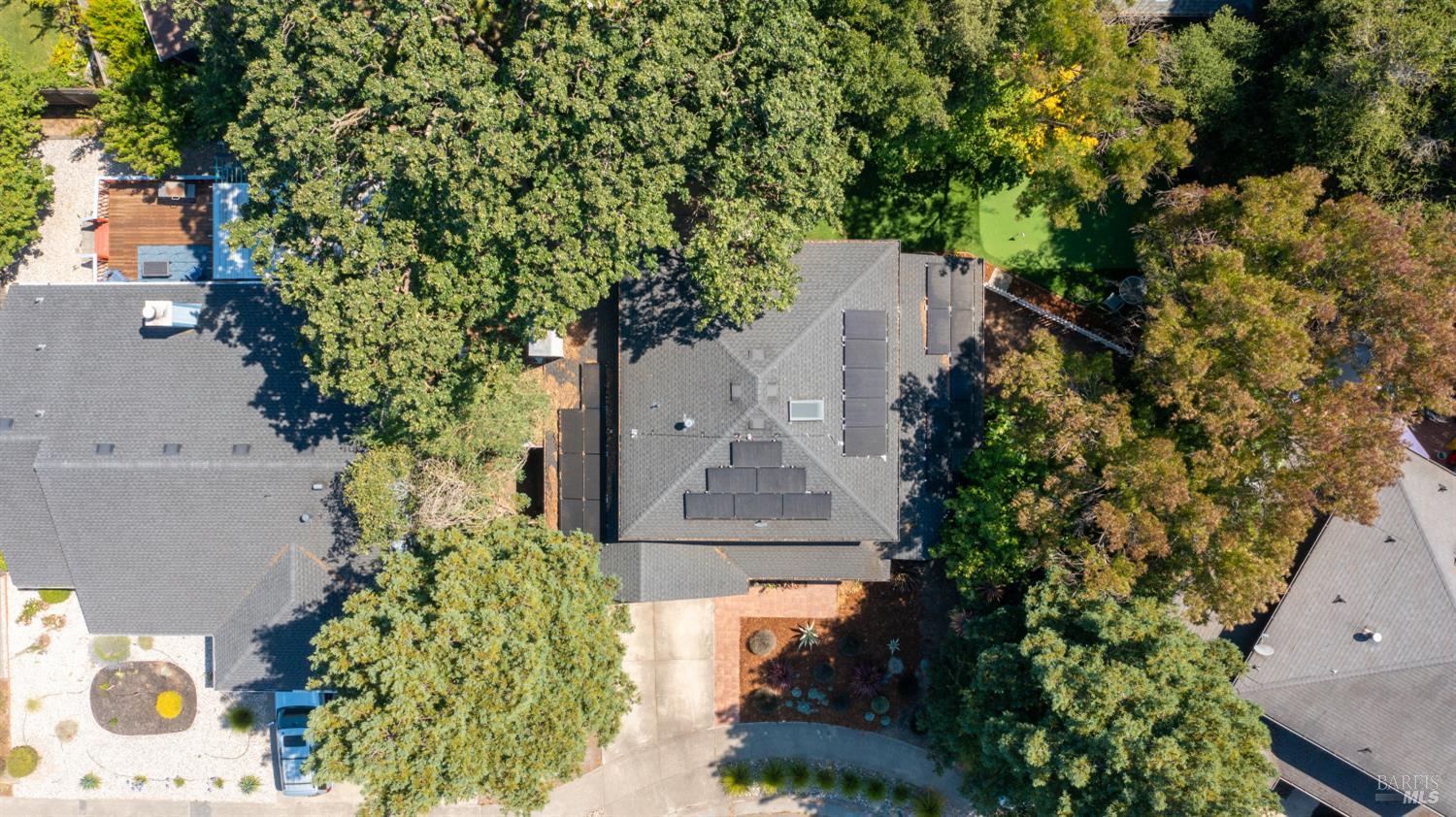 2318 S Hampton Cir
