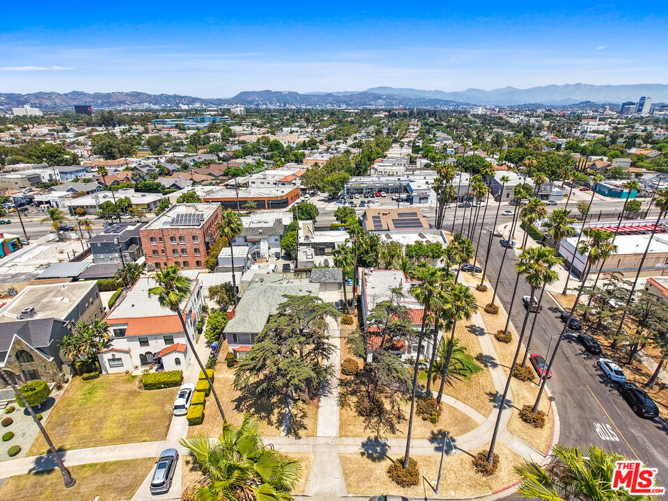 4409 Victoria Park Dr