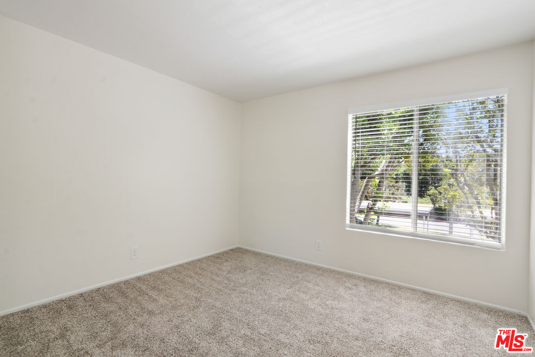 121 Abbeywood Ln