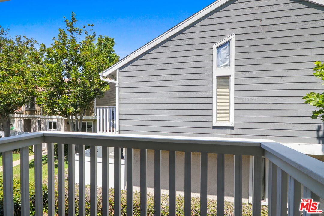 121 Abbeywood Ln