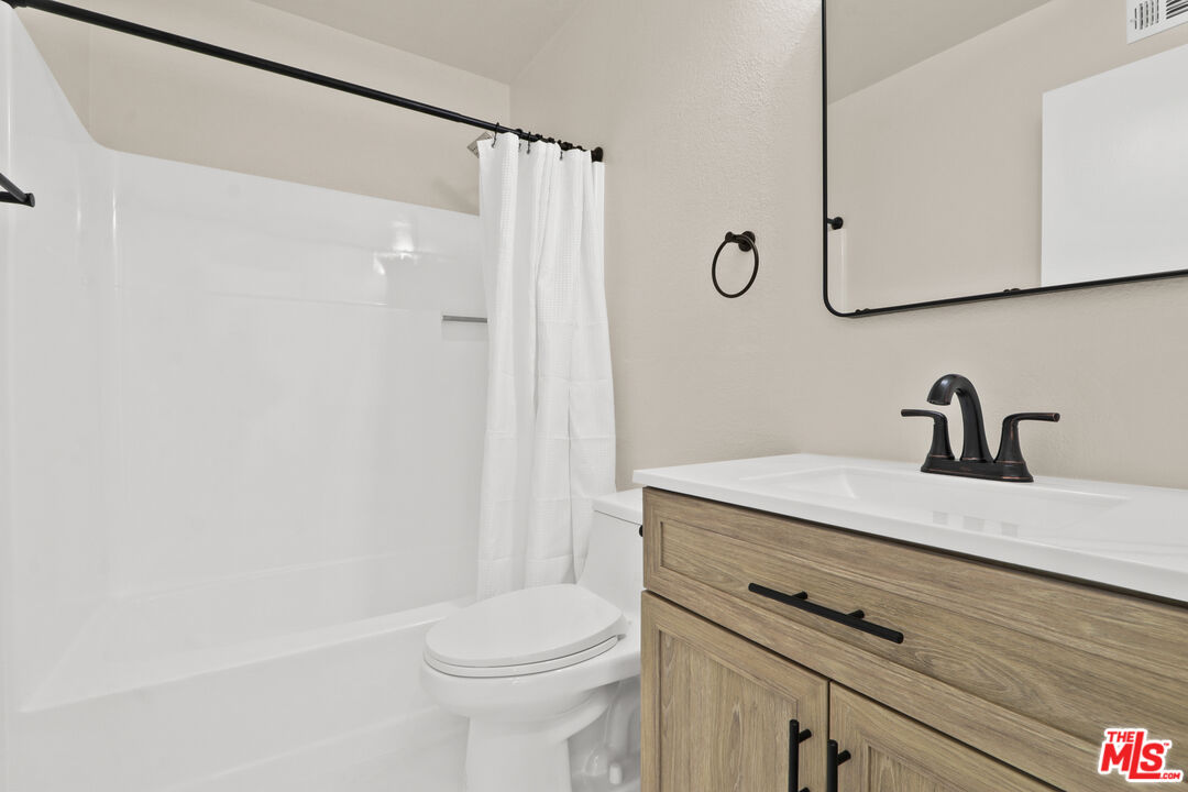 121 Abbeywood Ln
