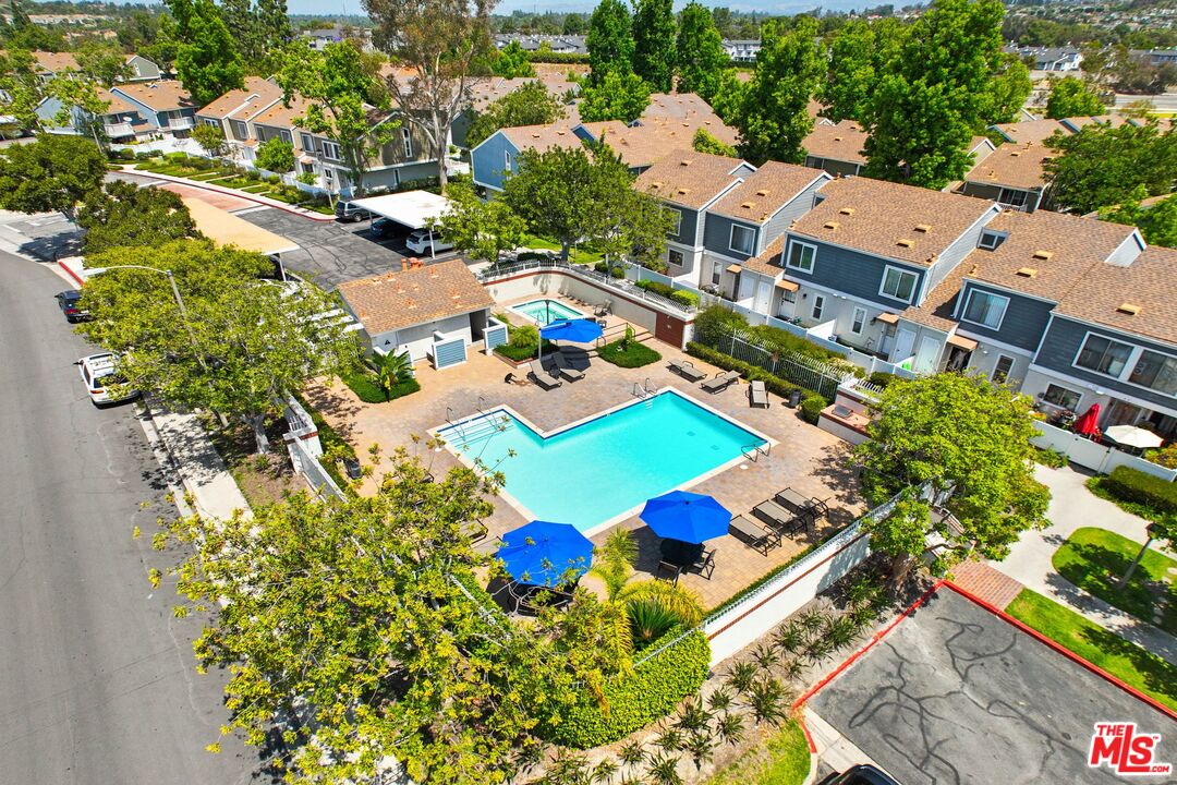 121 Abbeywood Ln