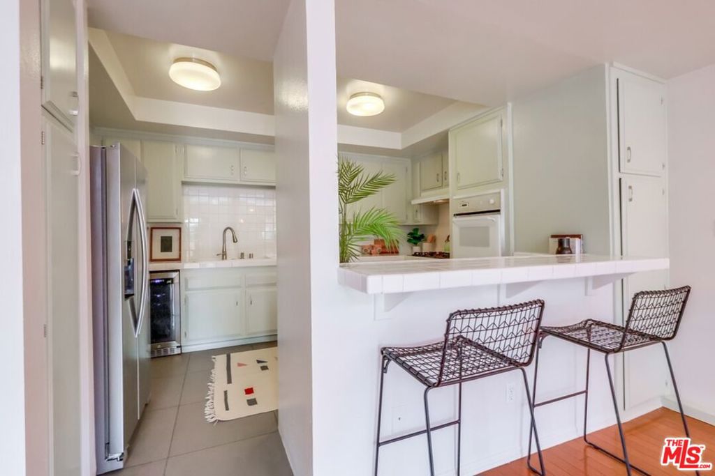 4555 Franklin Avenue 3