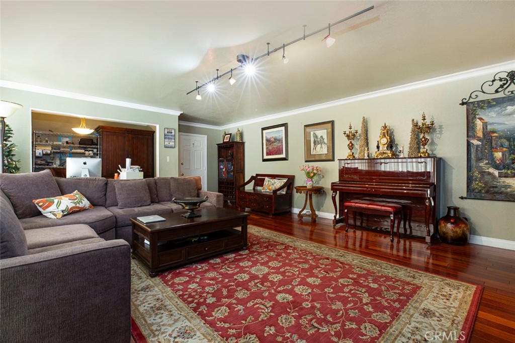10136 Langmuir Avenue