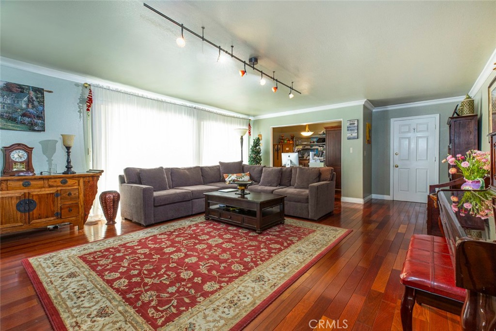 10136 Langmuir Avenue