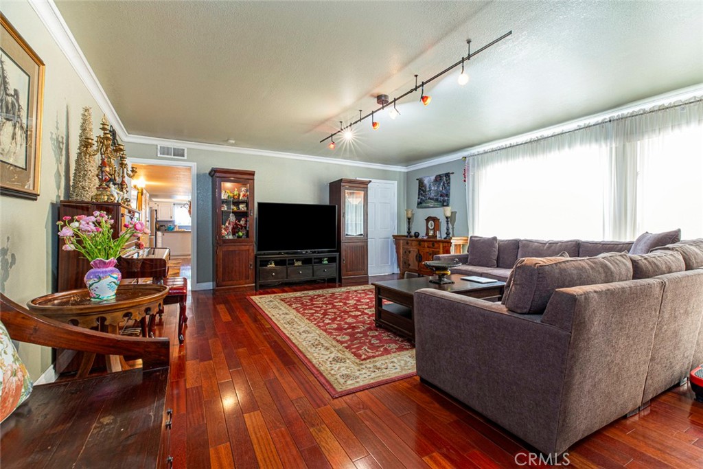 10136 Langmuir Avenue