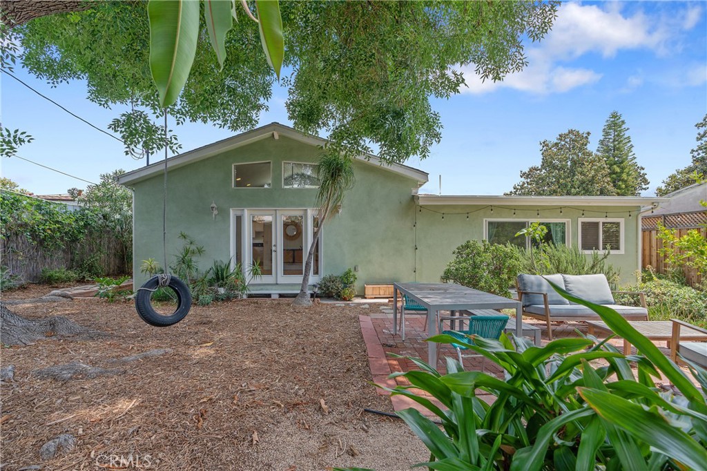 8521 Ranchito Avenue