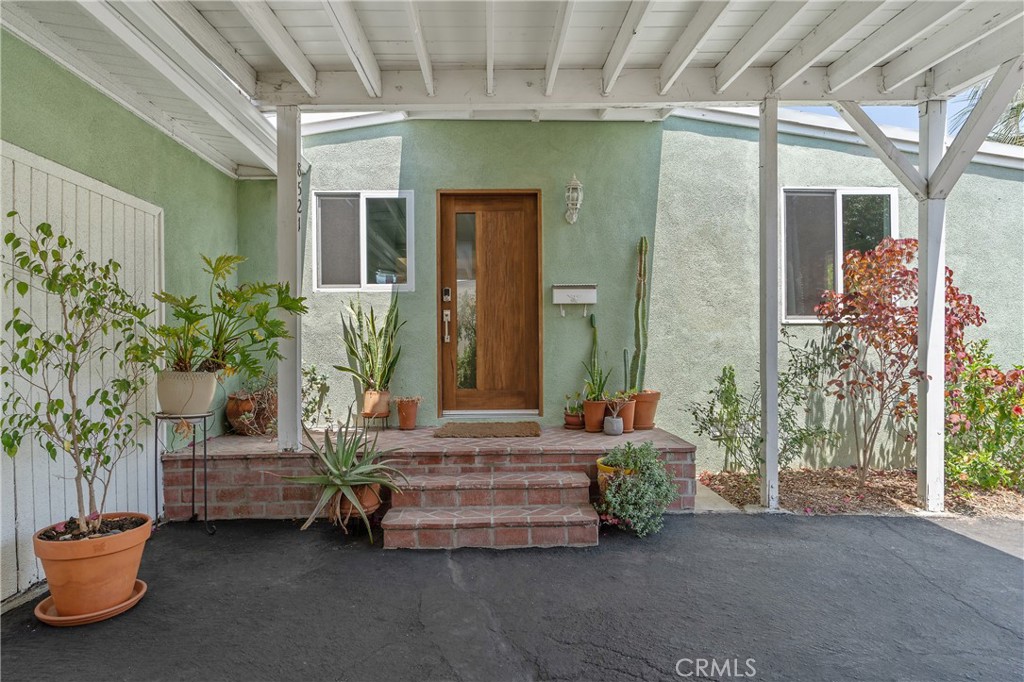 8521 Ranchito Avenue