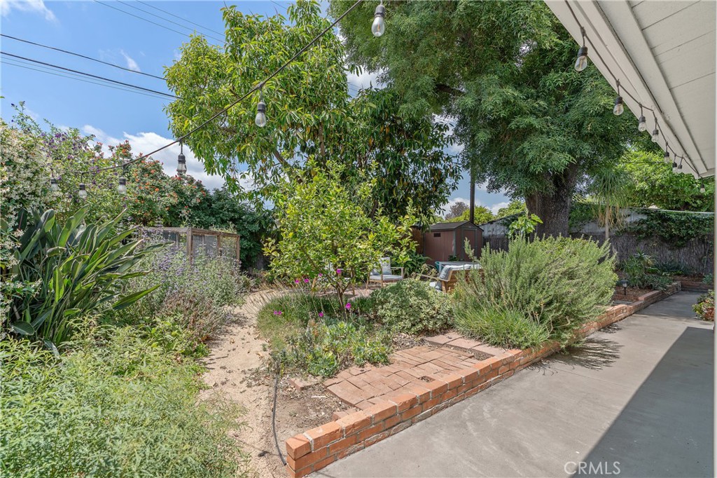 8521 Ranchito Avenue