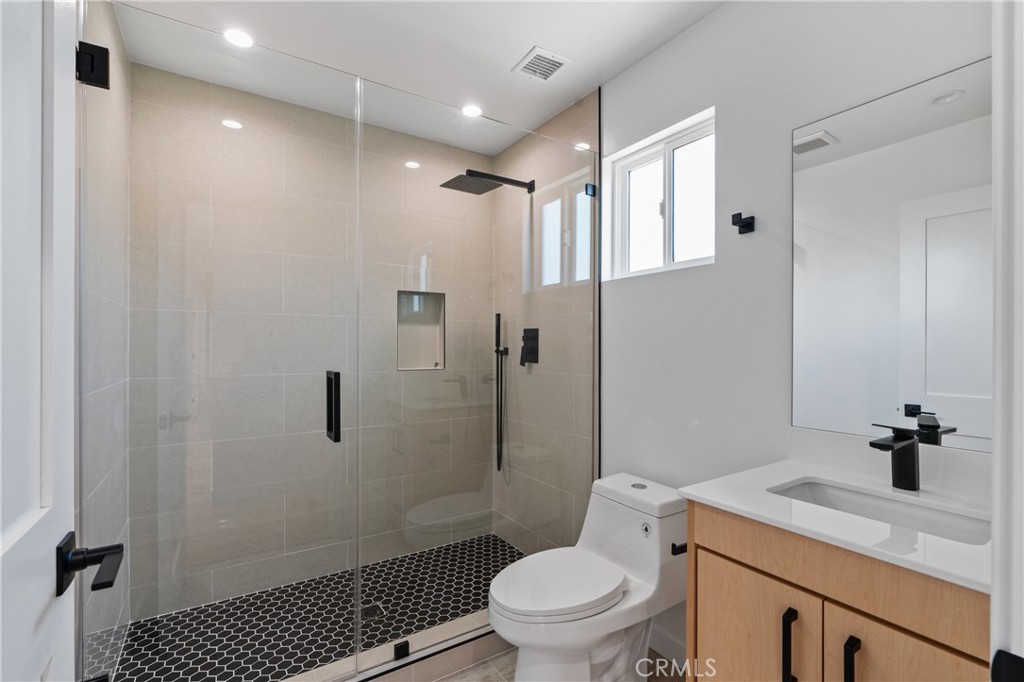 11142 Woodley Avenue 1/2