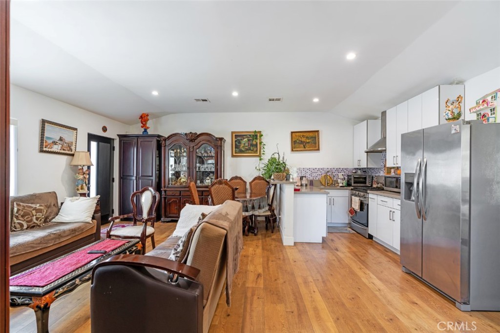 6015 Laurelgrove