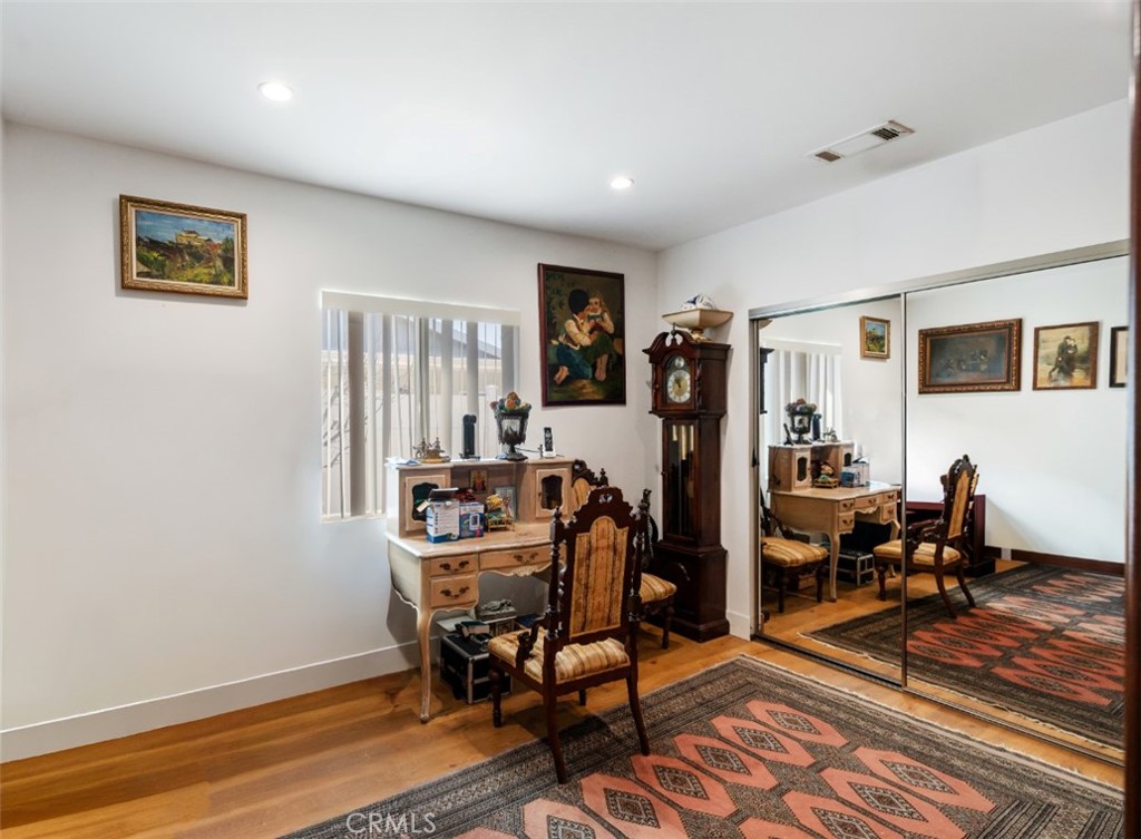 6015 Laurelgrove