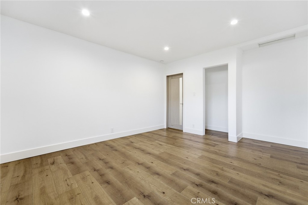 6015 Laurelgrove