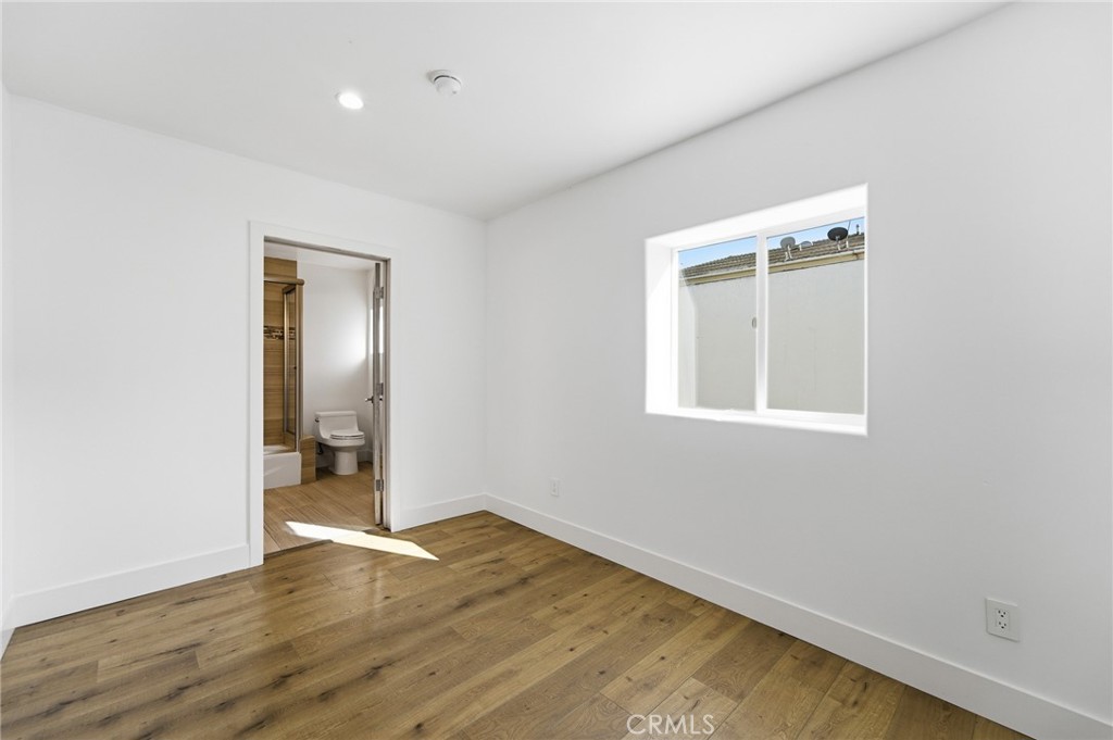 6015 Laurelgrove