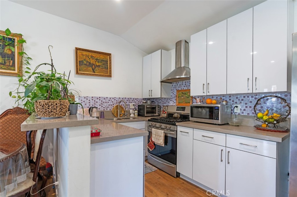 6015 Laurelgrove