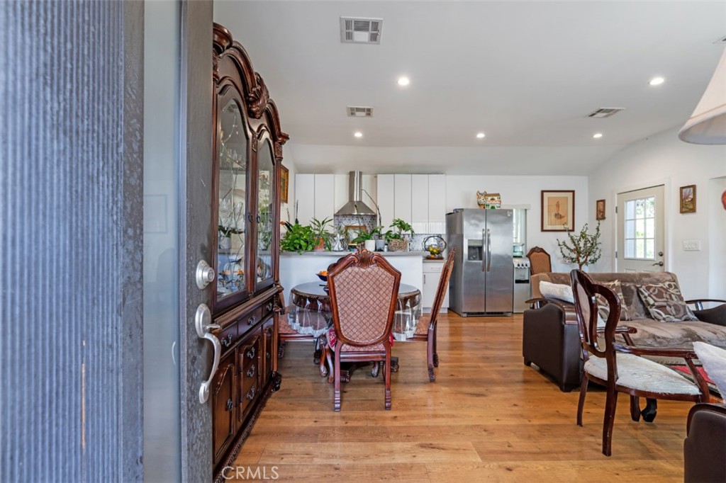 6015 Laurelgrove