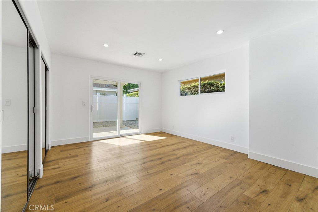 6015 Laurelgrove