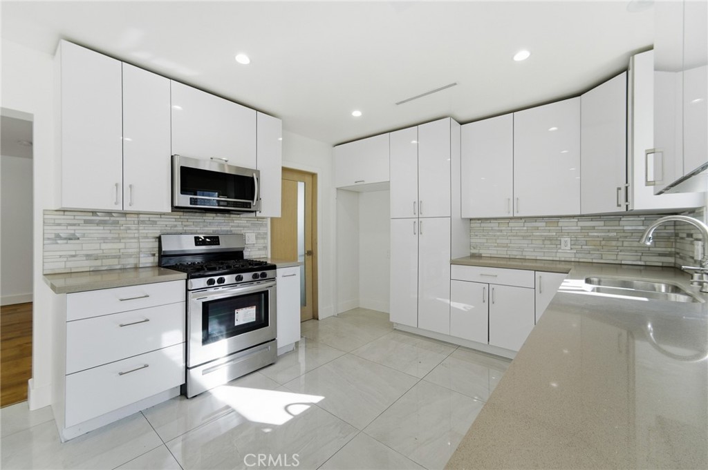 6015 Laurelgrove