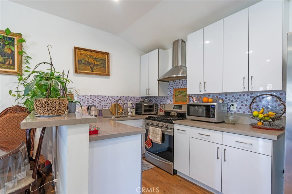 6015 Laurelgrove
