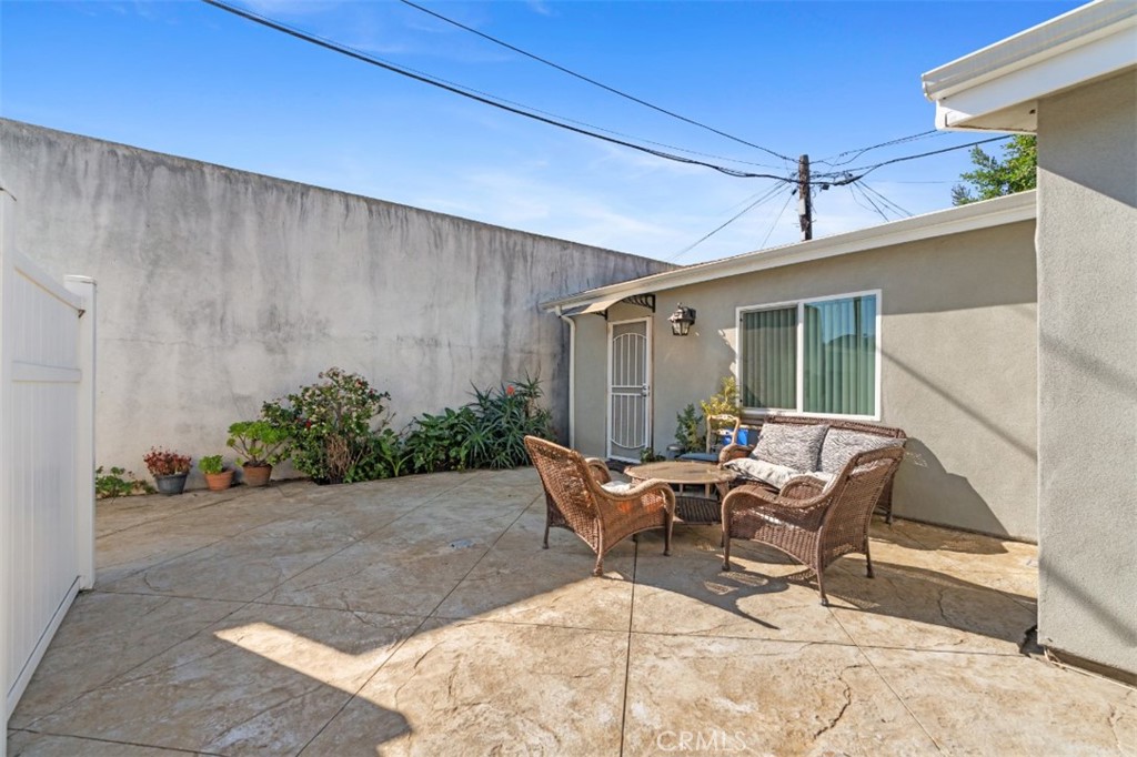 6015 Laurelgrove