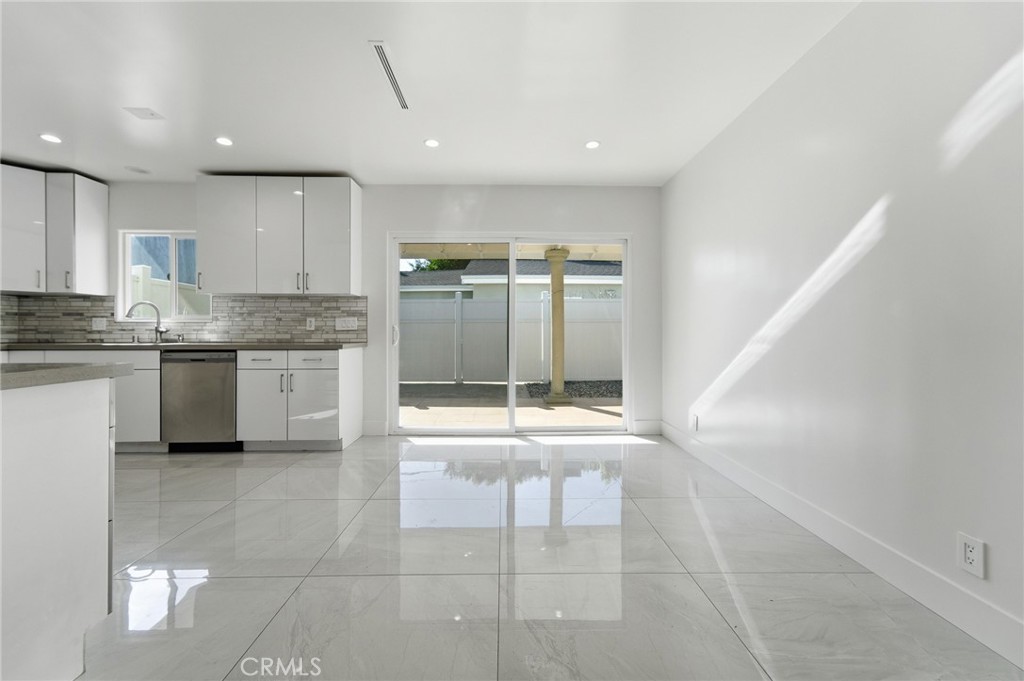 6015 Laurelgrove