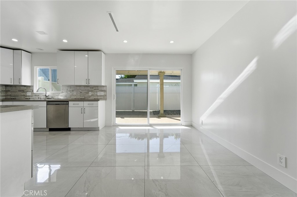 6015 Laurelgrove