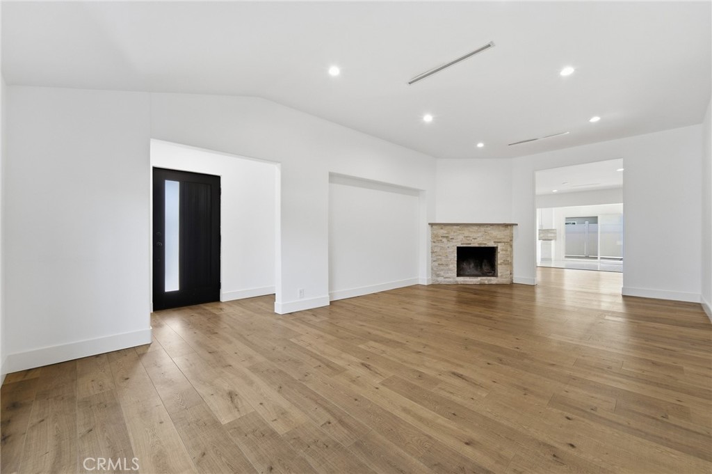 6015 Laurelgrove