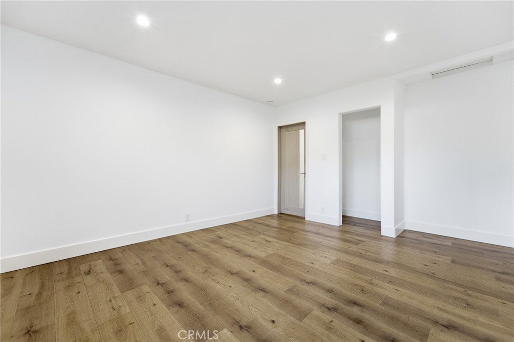 6015 Laurelgrove