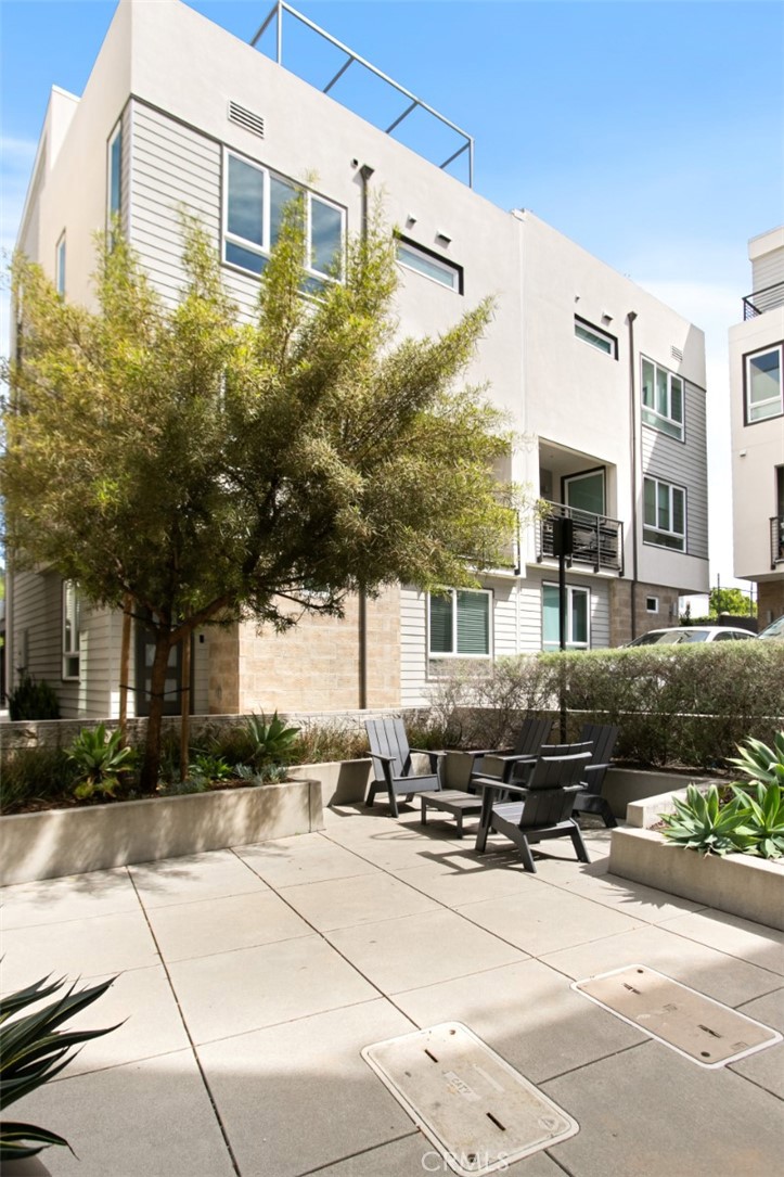 5606 E Alloway Court