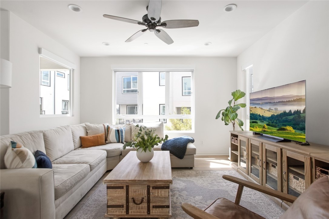 5606 E Alloway Court