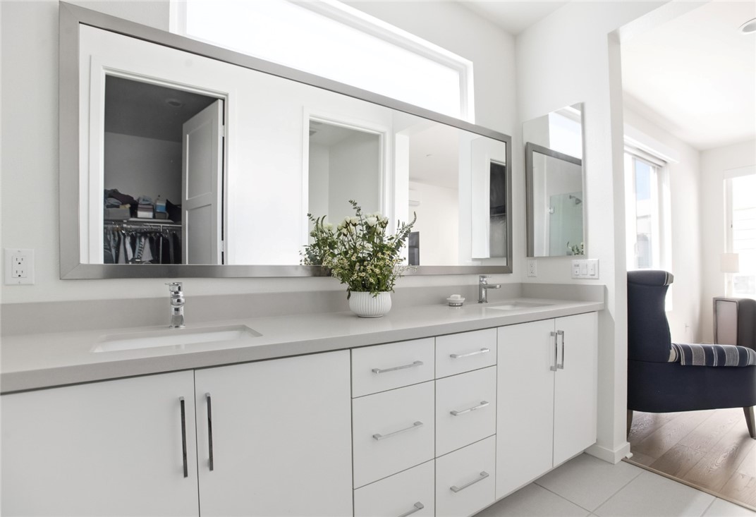 5606 E Alloway Court