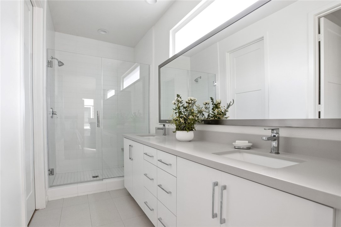 5606 E Alloway Court