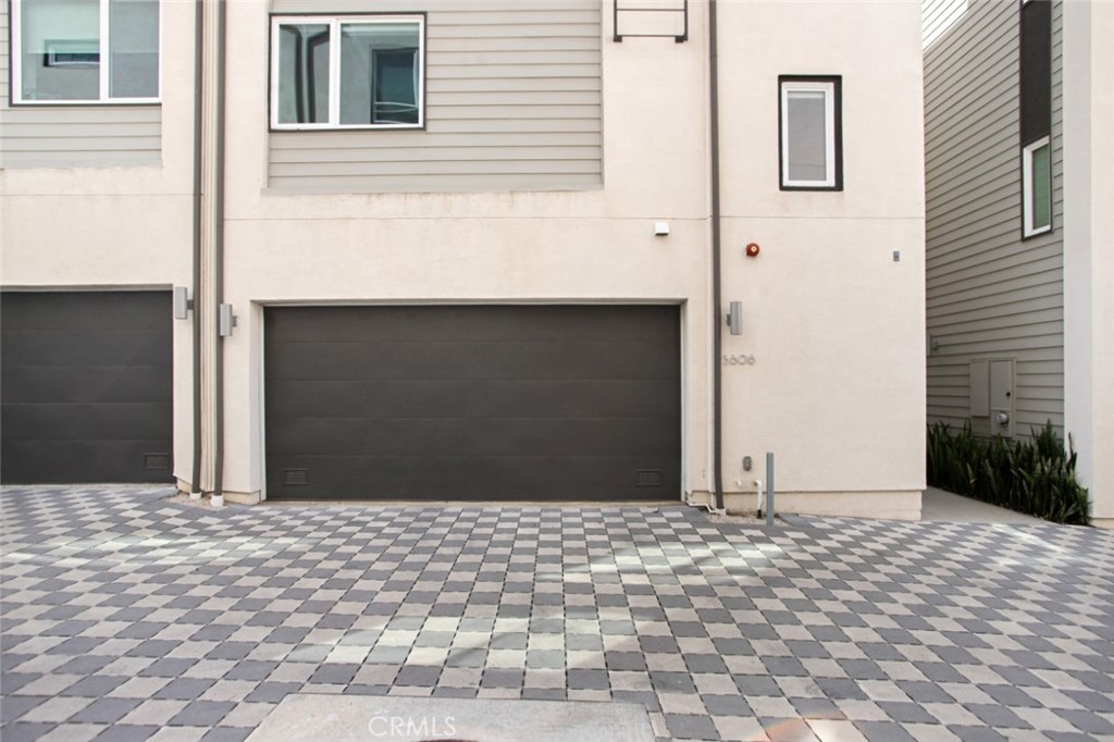 5606 E Alloway Court