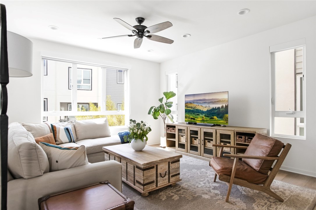 5606 E Alloway Court