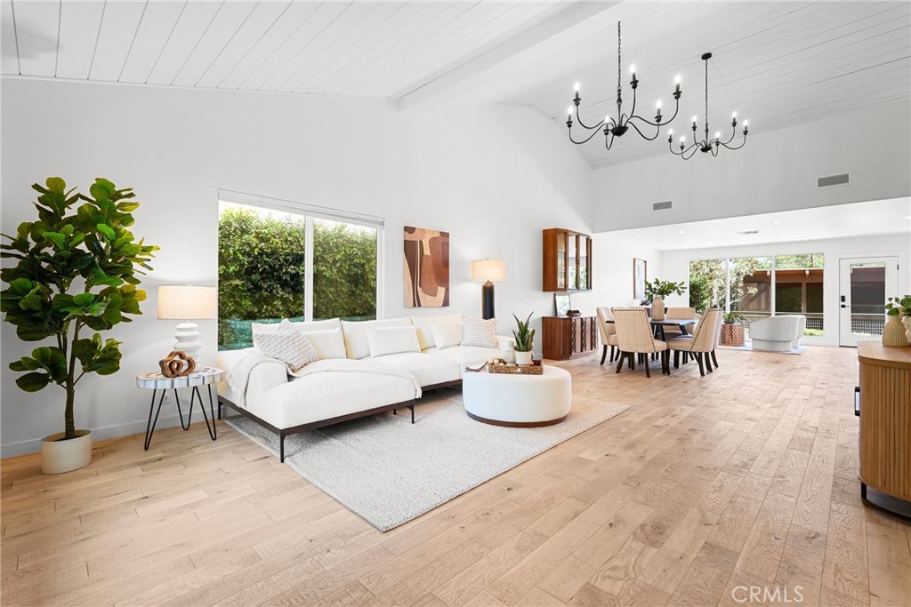 1321 W Morningside Drive