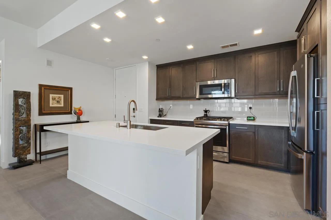 6042 Colt Pl Unit 305