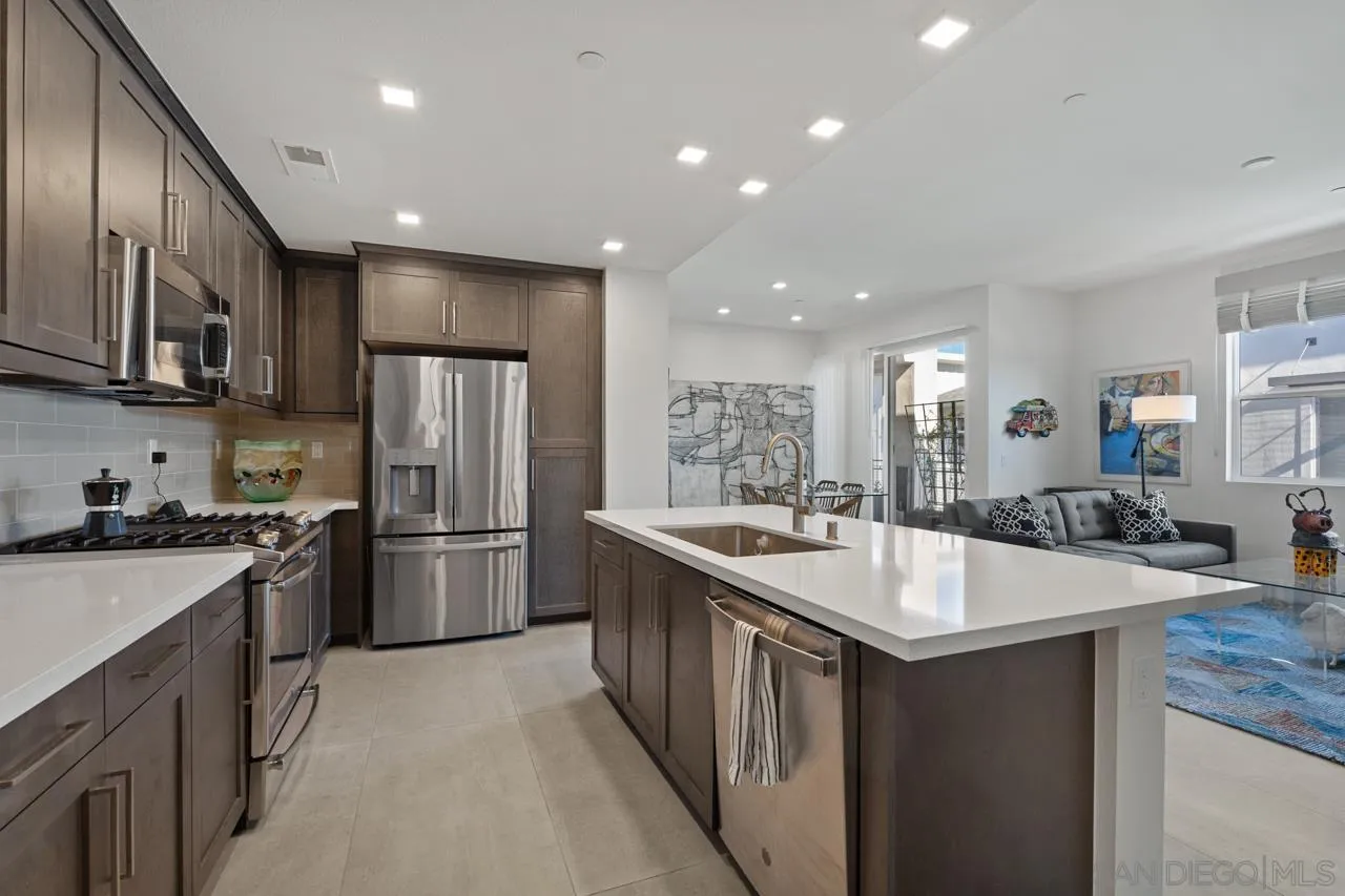 6042 Colt Pl Unit 305