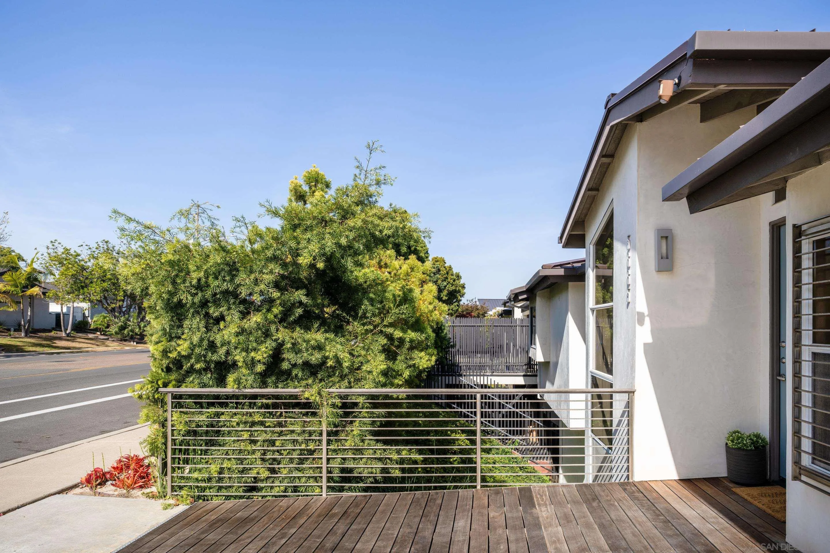 5665 Soledad Mountain Rd