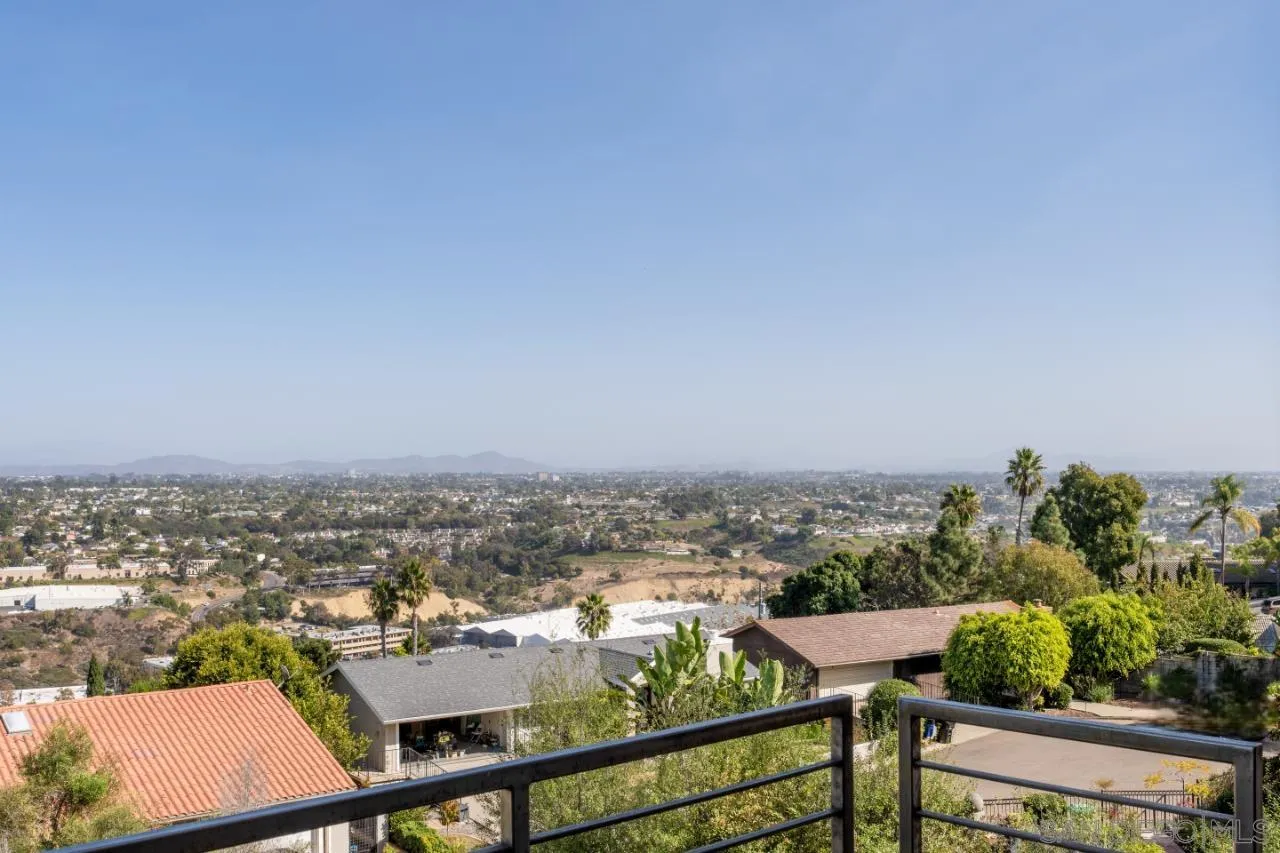 5665 Soledad Mountain Rd