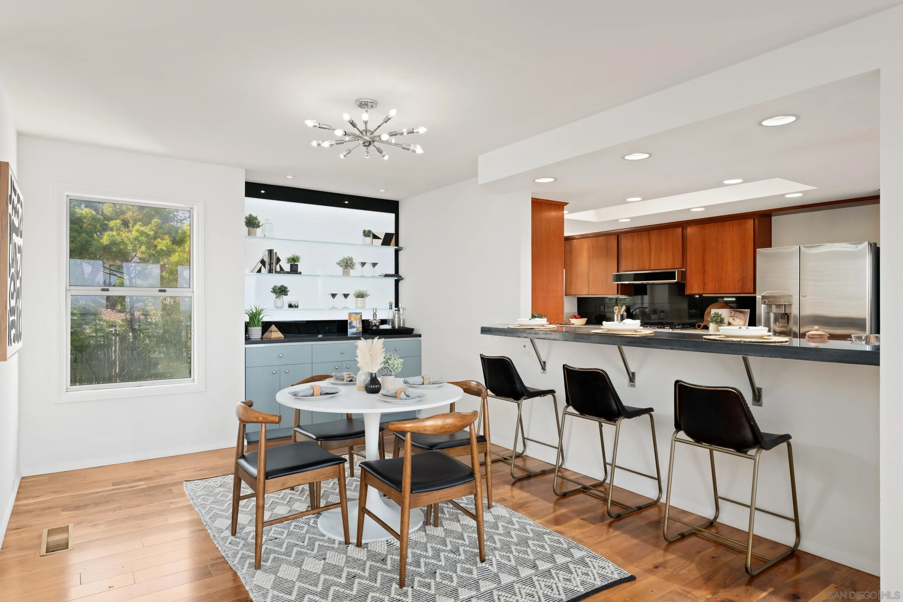 5665 Soledad Mountain Rd