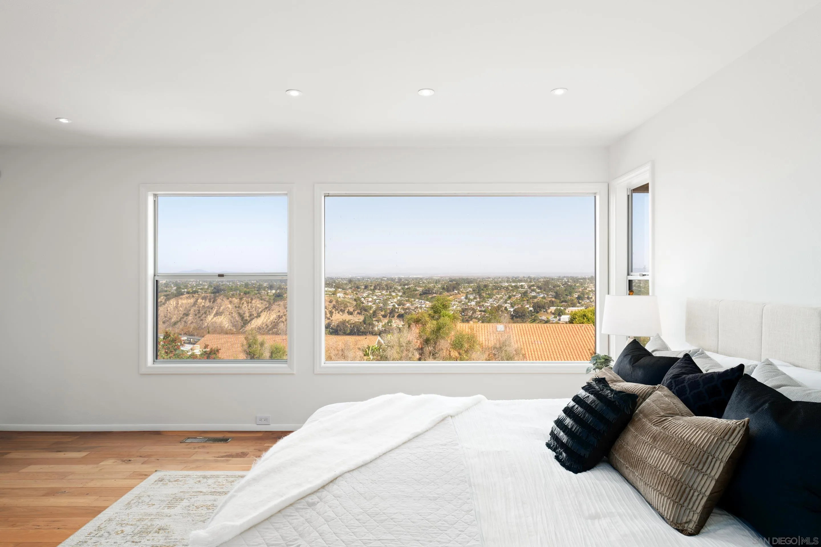 5665 Soledad Mountain Rd