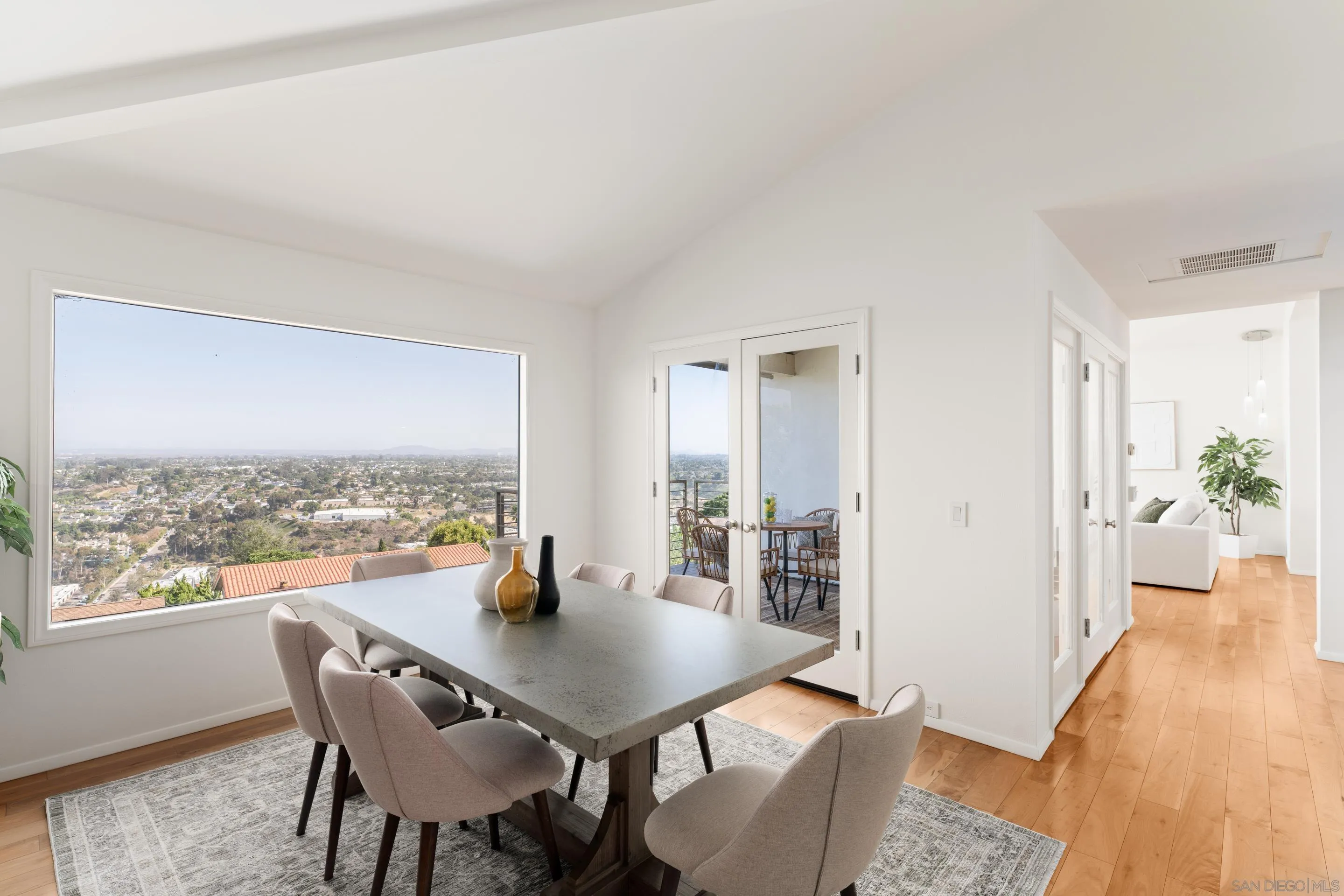 5665 Soledad Mountain Rd