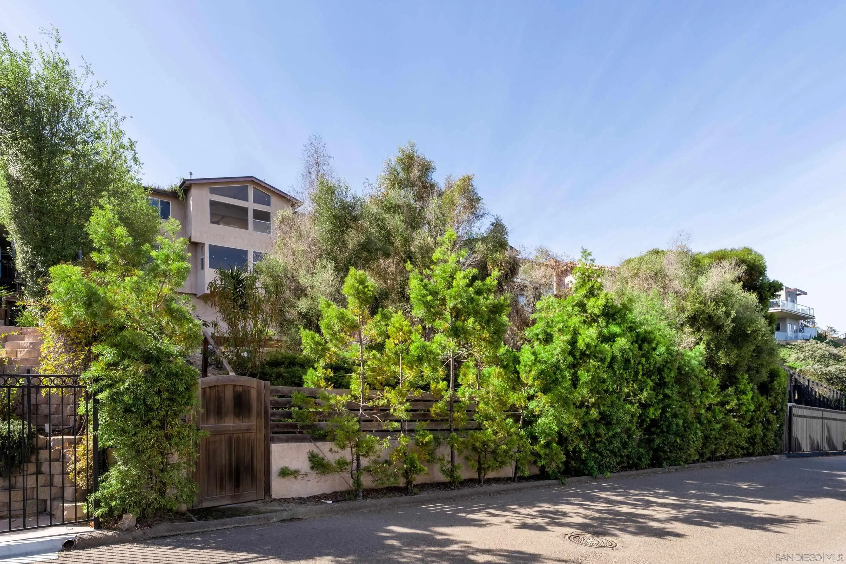 5665 Soledad Mountain Rd