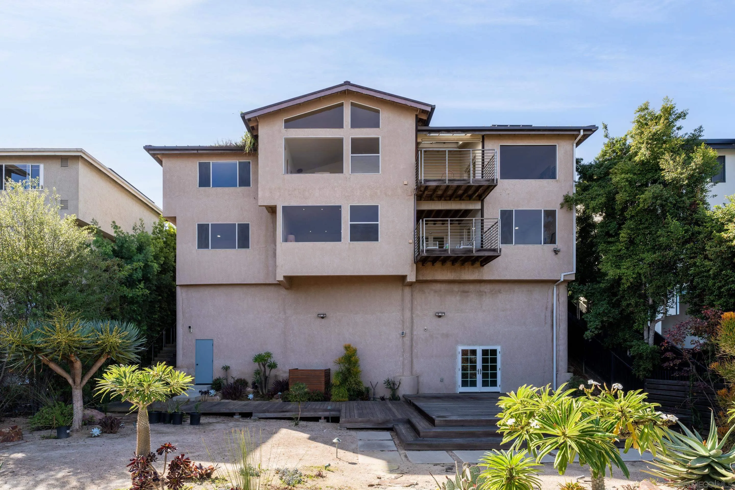 5665 Soledad Mountain Rd