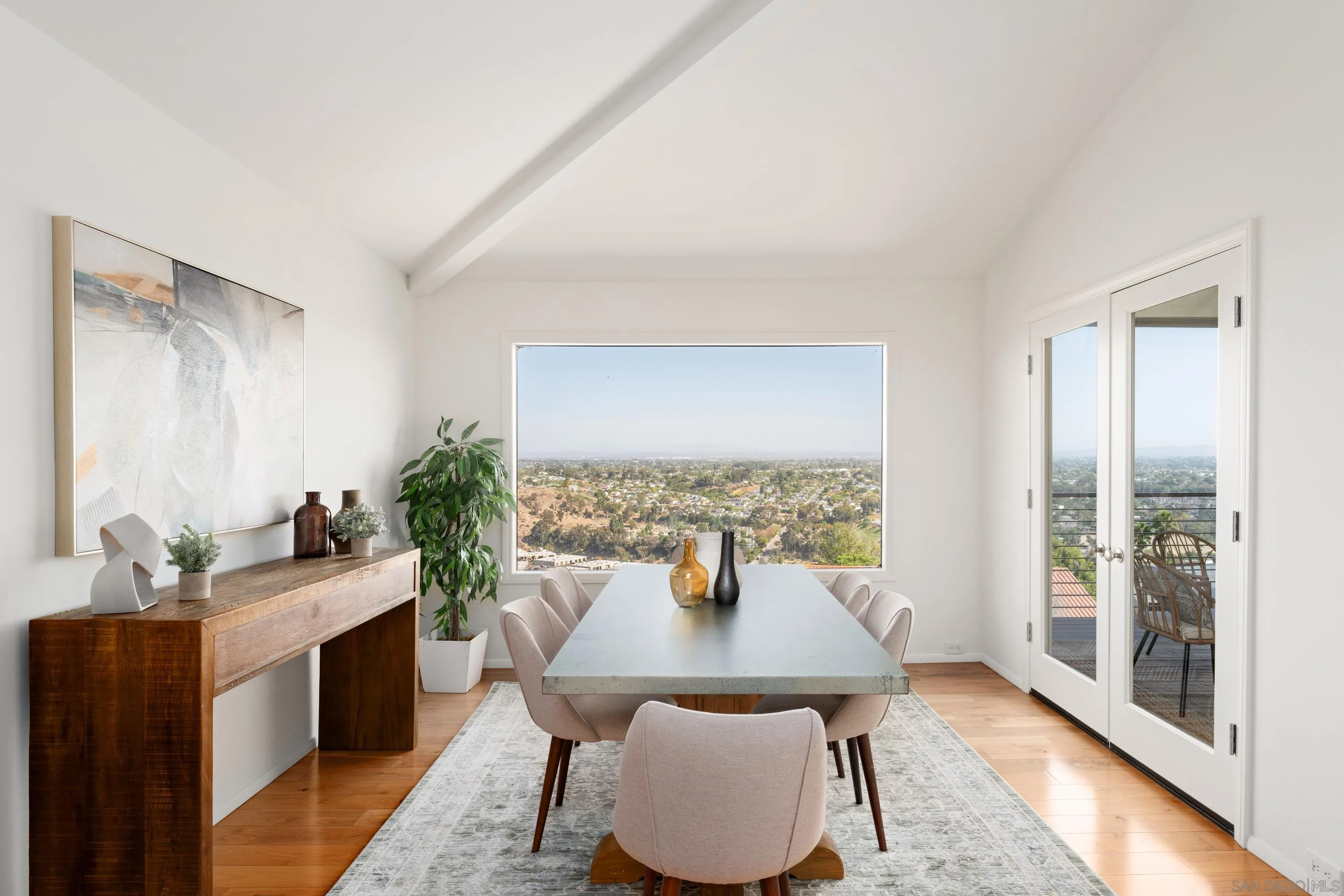 5665 Soledad Mountain Rd